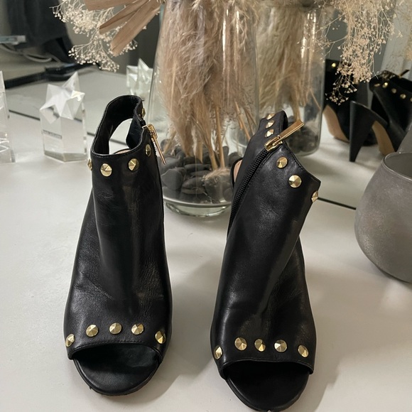 Like new!! - Picture 2 of 6